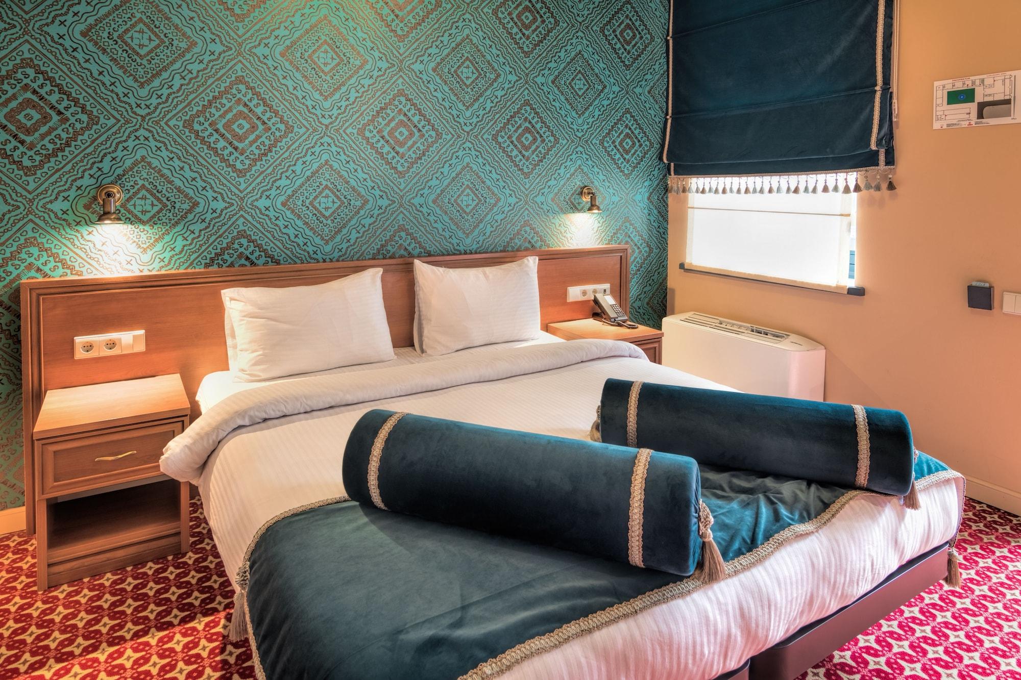 Golden Tulip Borjomi Hotel Ngoại thất bức ảnh