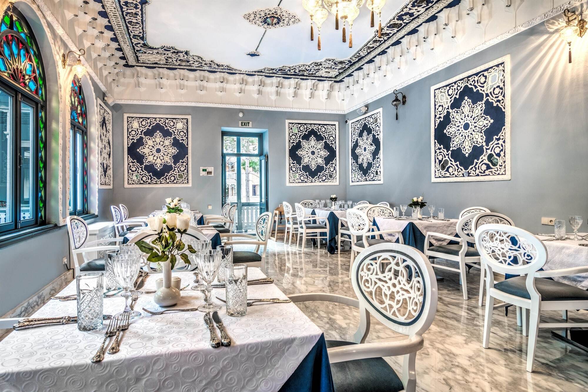 Golden Tulip Borjomi Hotel Ngoại thất bức ảnh