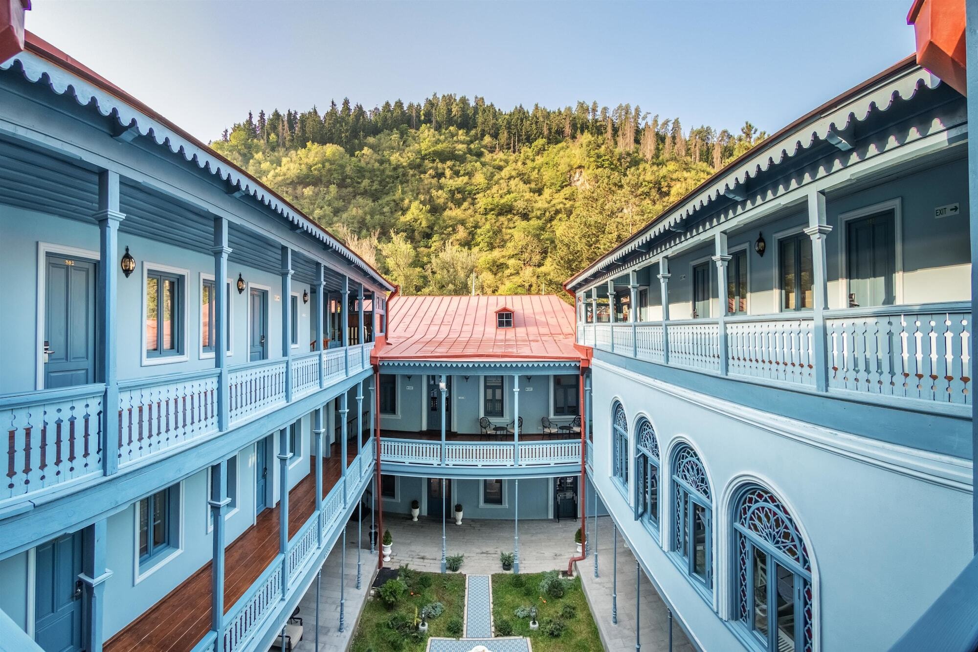 Golden Tulip Borjomi Hotel Ngoại thất bức ảnh