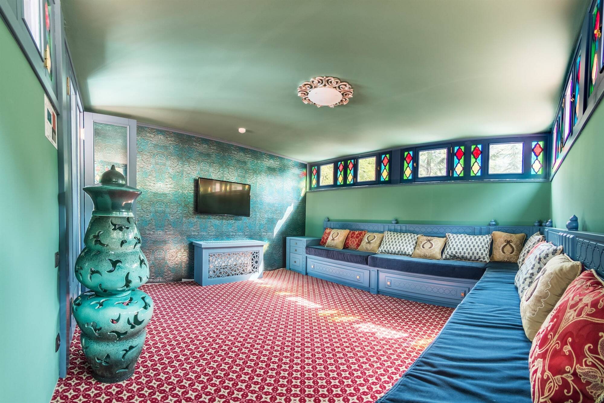 Golden Tulip Borjomi Hotel Ngoại thất bức ảnh
