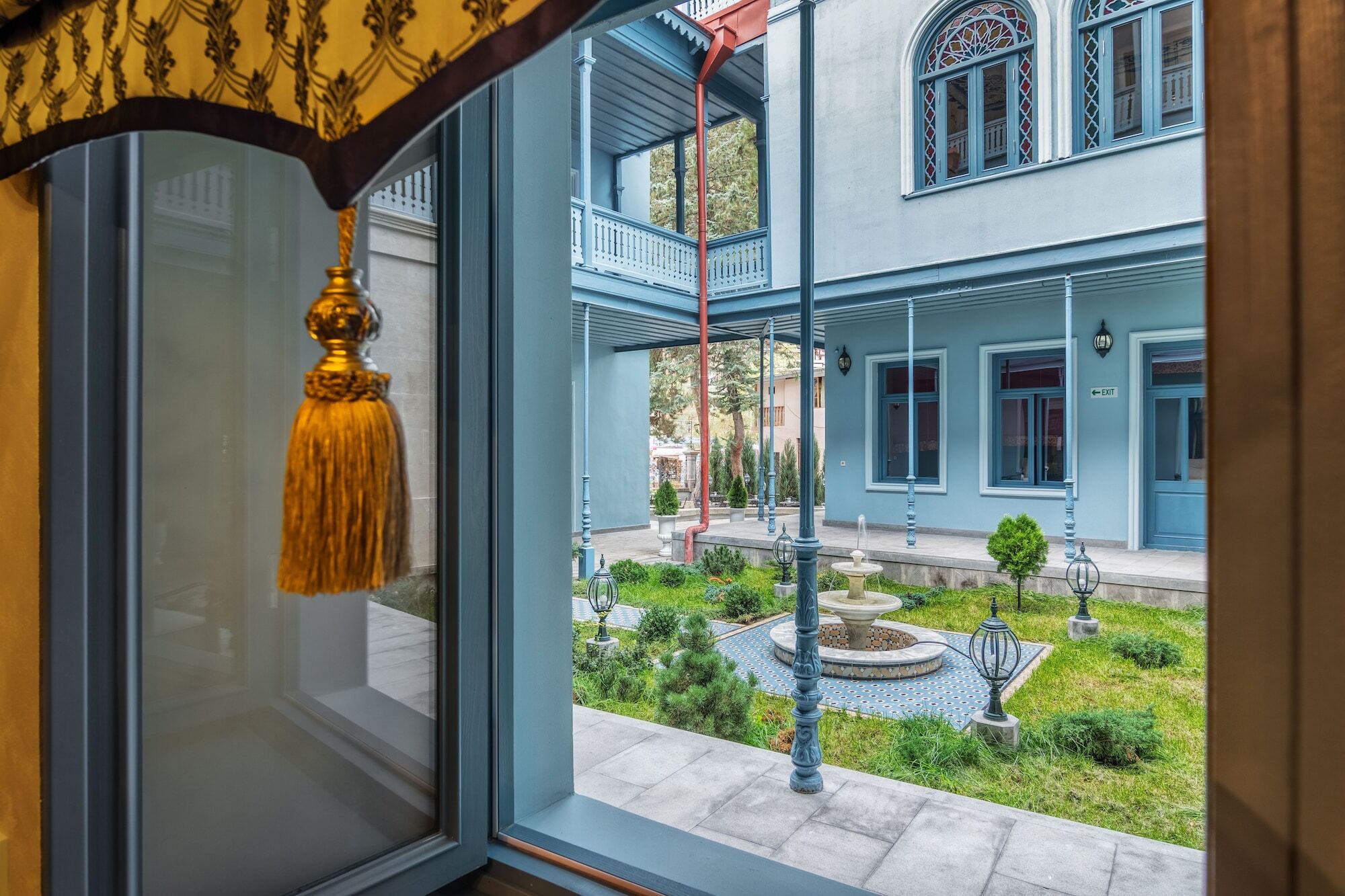 Golden Tulip Borjomi Hotel Ngoại thất bức ảnh