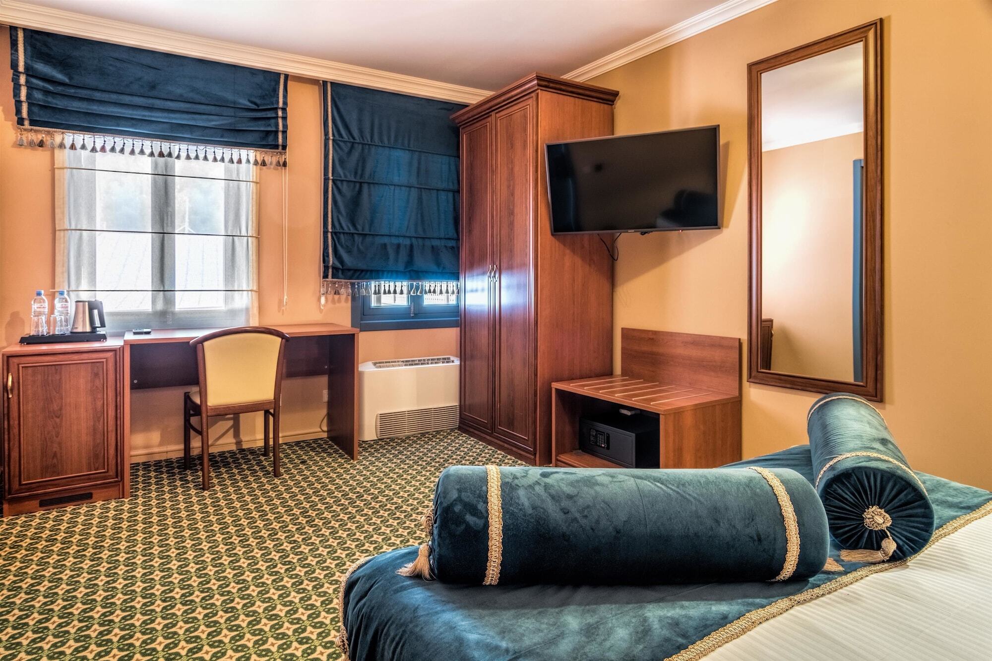 Golden Tulip Borjomi Hotel Ngoại thất bức ảnh