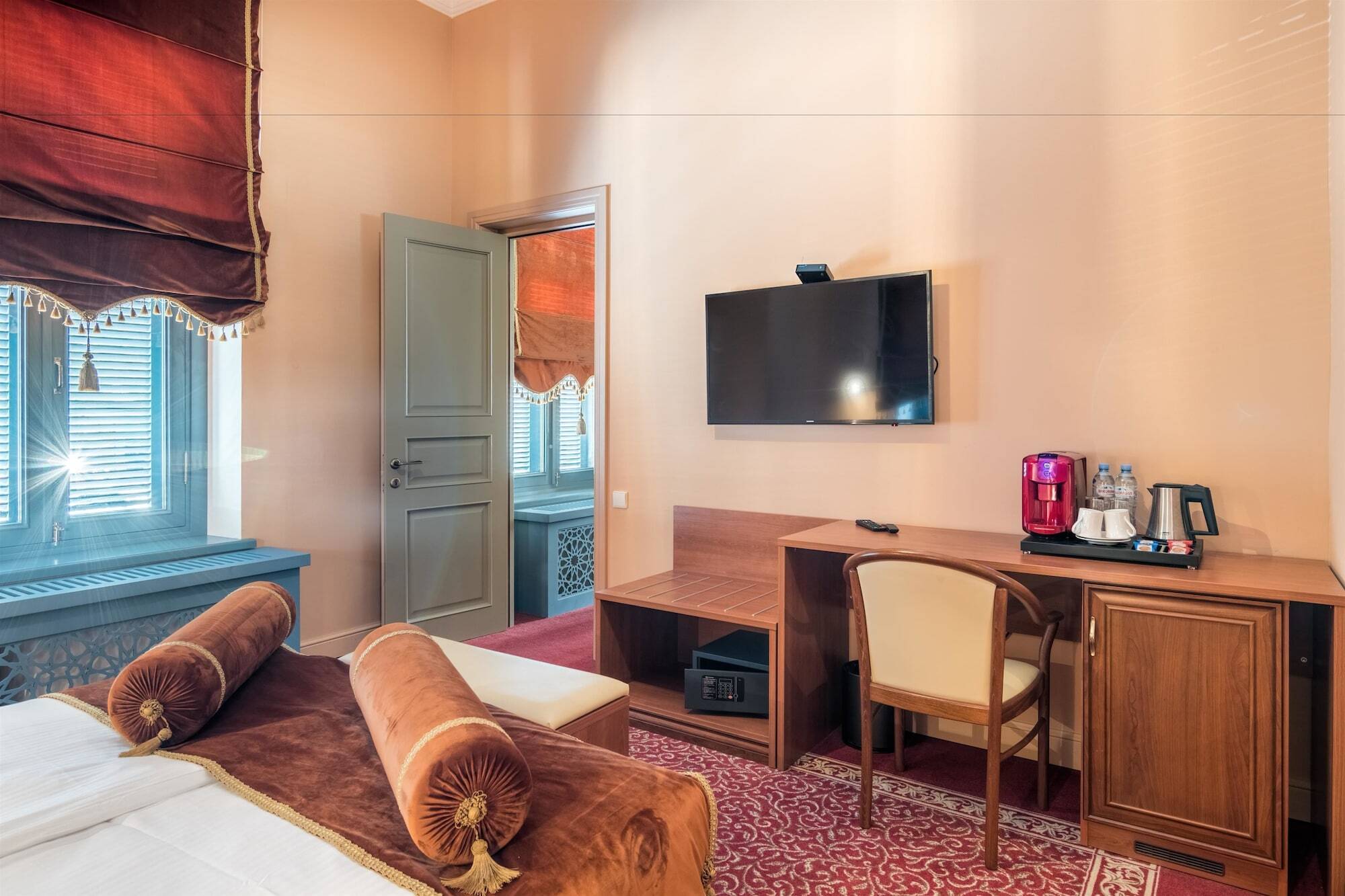 Golden Tulip Borjomi Hotel Ngoại thất bức ảnh