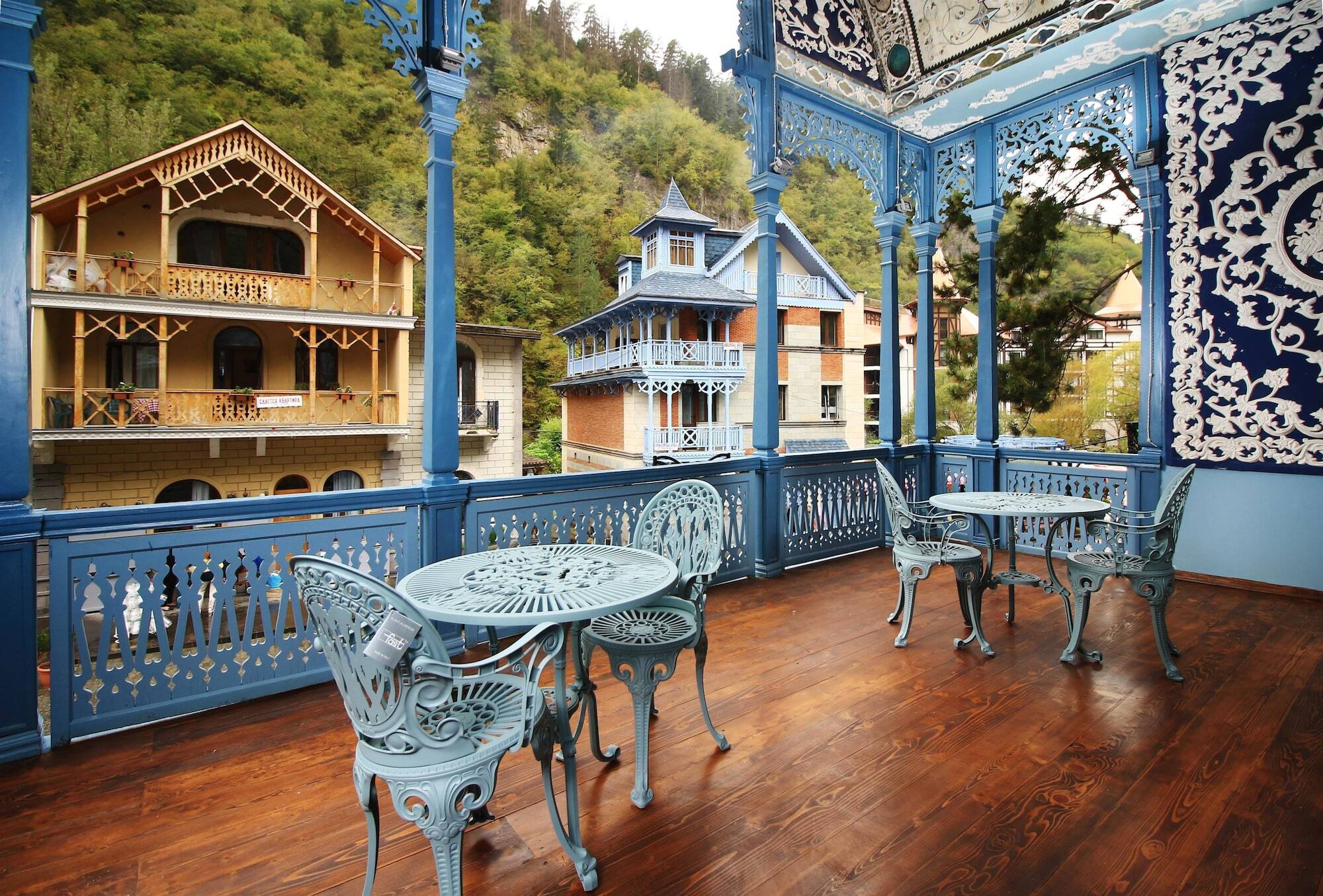Golden Tulip Borjomi Hotel Ngoại thất bức ảnh
